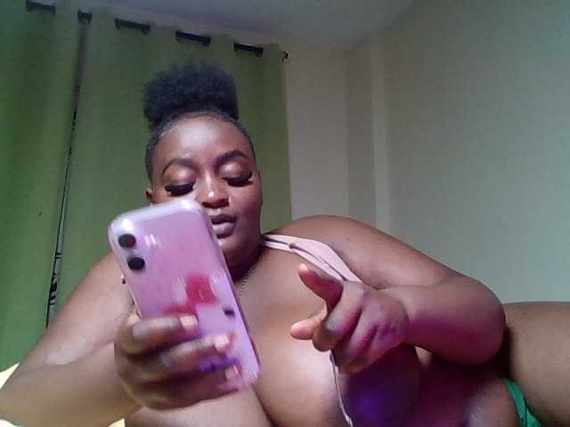 Wildebony1 live cam on BongaCams