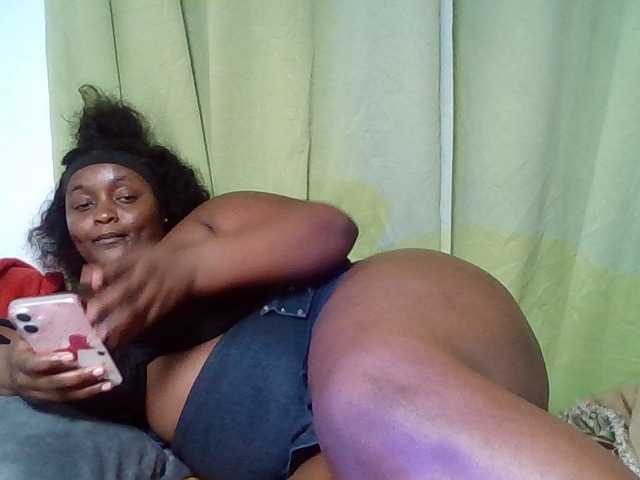 Wildebony1 live cam on BongaCams