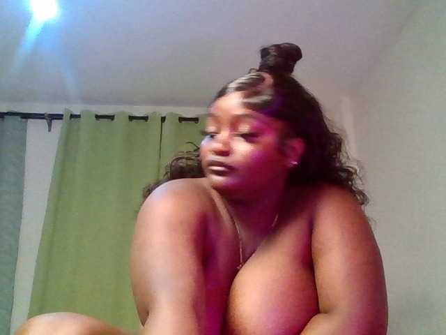 Wildebony1 live cam on BongaCams