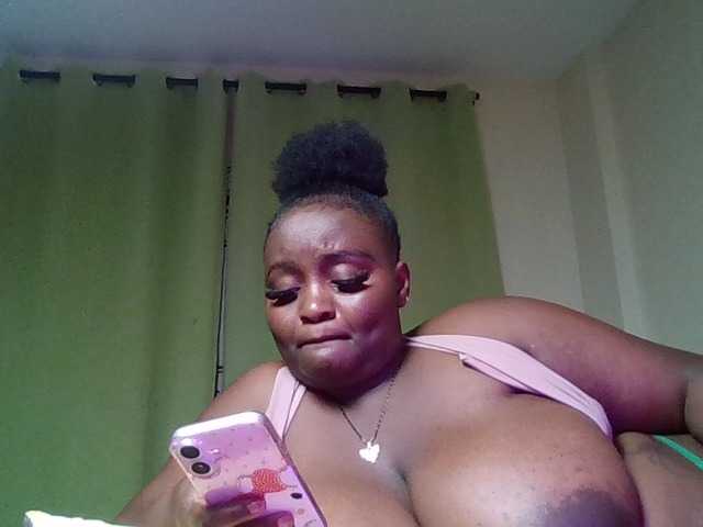 Wildebony1 live cam on BongaCams