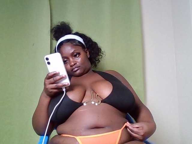 Wildebony1 live cam on BongaCams