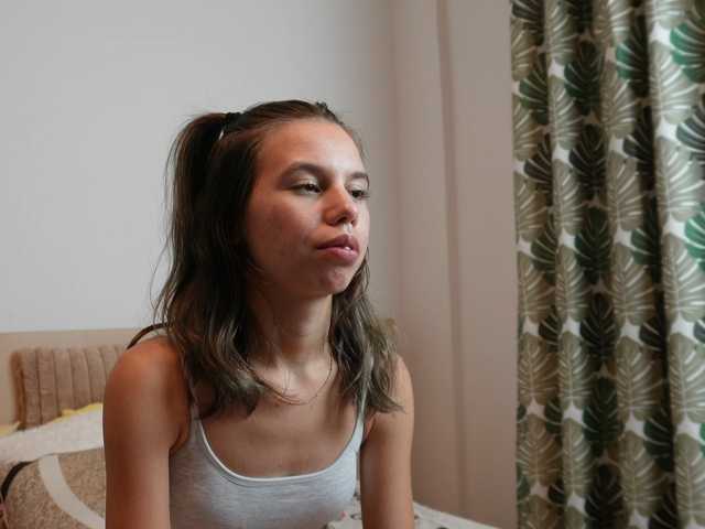 EmmaPetite live cam on BongaCams