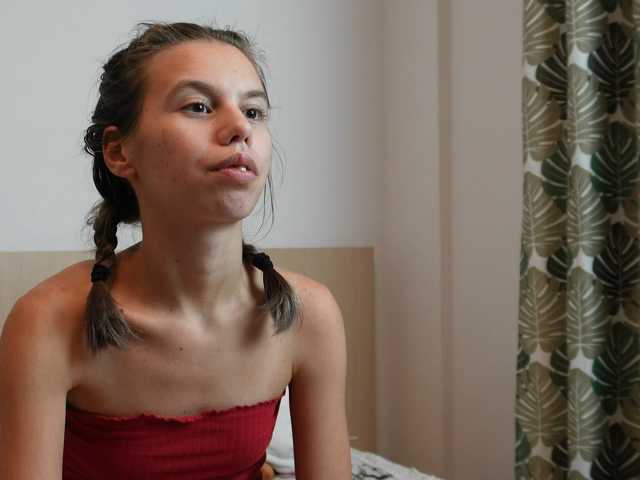 EmmaPetite live cam preview
