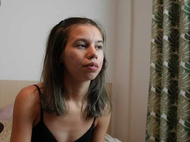 EmmaPetite live cam on BongaCams