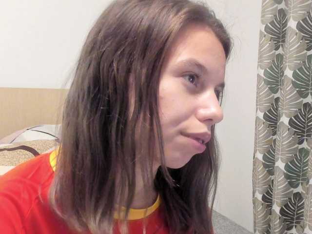 EmmaPetite live cam on BongaCams