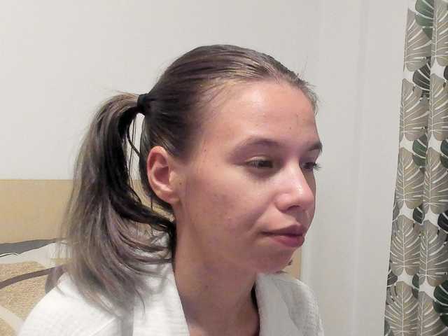 EmmaPetite live cam on BongaCams