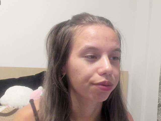 EmmaPetite live cam on BongaCams