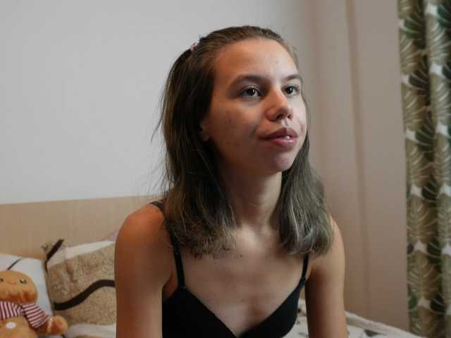 EmmaPetite live cam on BongaCams