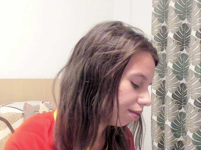 EmmaPetite live cam on BongaCams