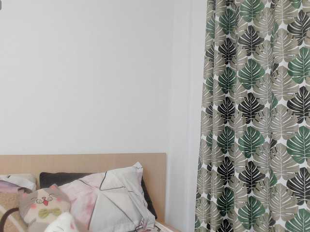 EmmaPetite live cam on BongaCams