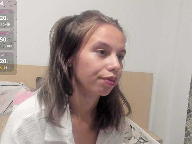 EmmaPetite live cam on BongaCams