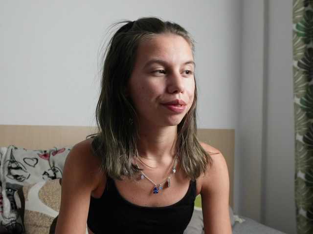 EmmaPetite live cam on BongaCams