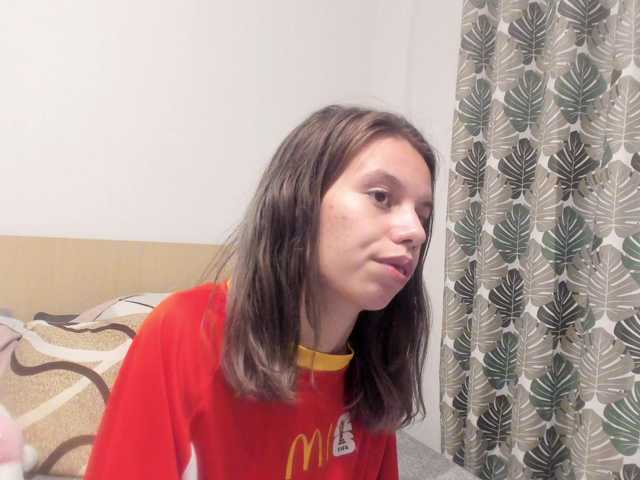 EmmaPetite live cam on BongaCams