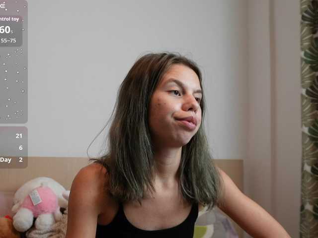 EmmaPetite live cam on BongaCams