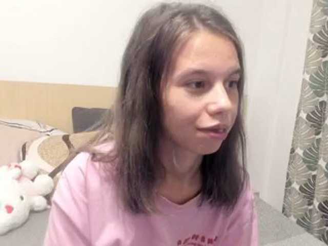 EmmaPetite live cam on BongaCams