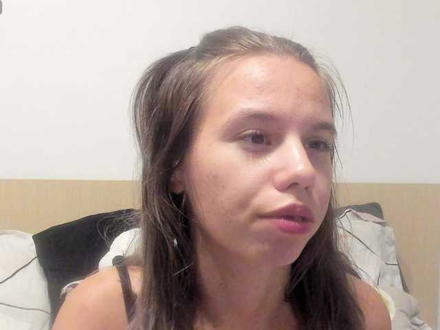 EmmaPetite live cam on BongaCams