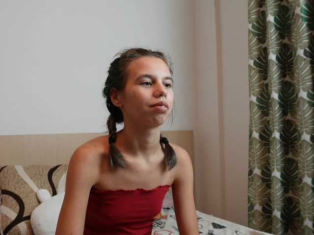 EmmaPetite live cam on BongaCams