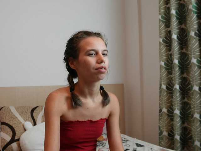 EmmaPetite live cam preview