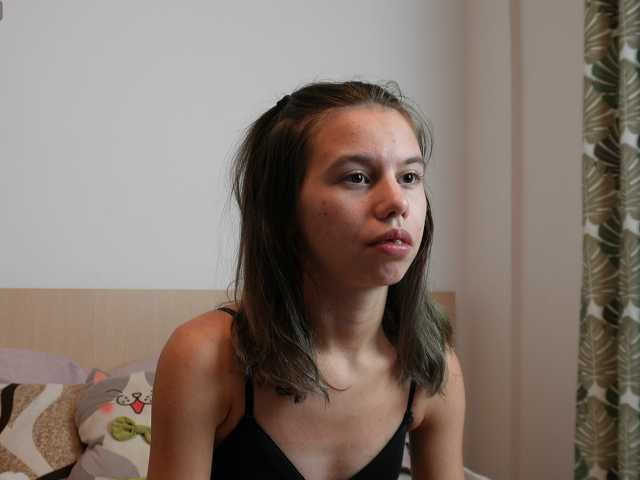 EmmaPetite live cam on BongaCams