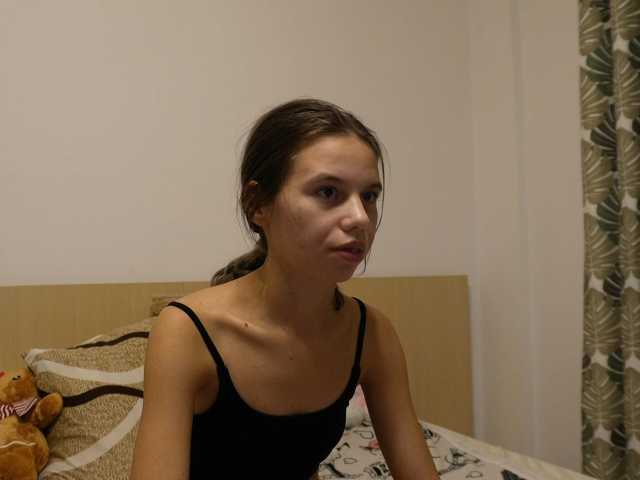 EmmaPetite live cam on BongaCams