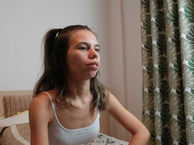 EmmaPetite live cam on BongaCams