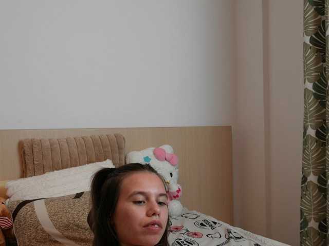 EmmaPetite live cam on BongaCams