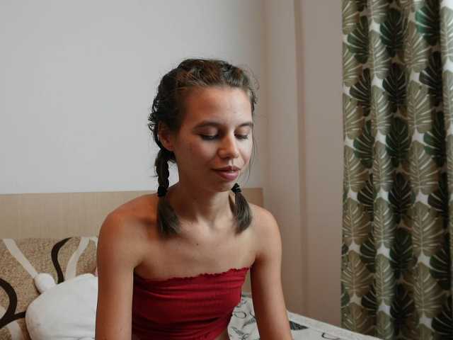 EmmaPetite live cam preview