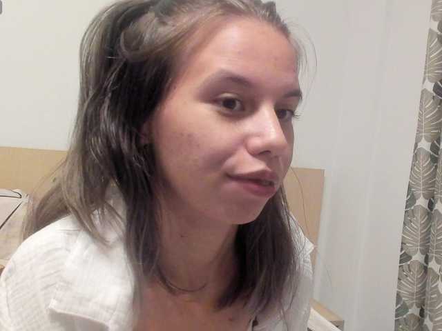 EmmaPetite live cam on BongaCams