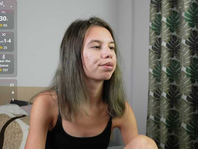 EmmaPetite live cam on BongaCams