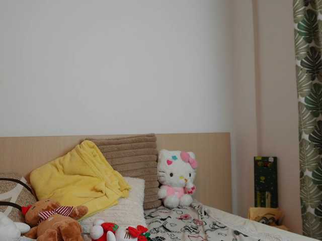 EmmaPetite live cam on BongaCams