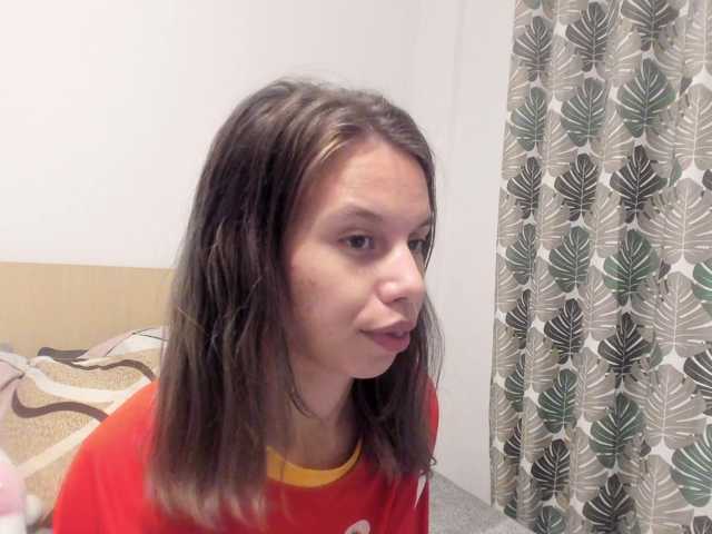 EmmaPetite live cam on BongaCams