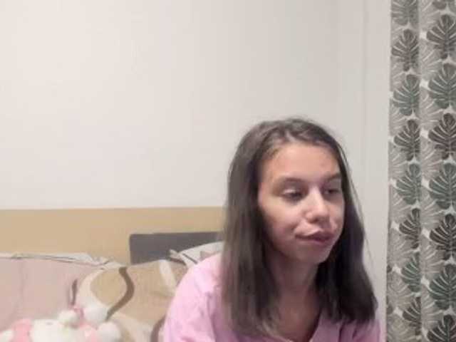 EmmaPetite live cam on BongaCams