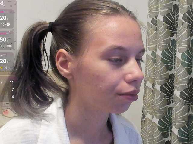 EmmaPetite live cam on BongaCams