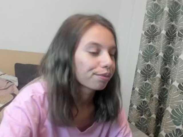 EmmaPetite live cam on BongaCams