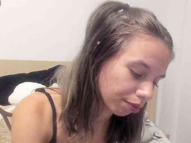 EmmaPetite webcam