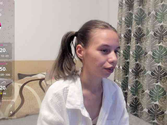 EmmaPetite webcam