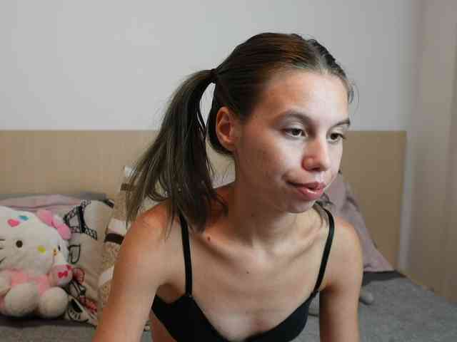 EmmaPetite webcam