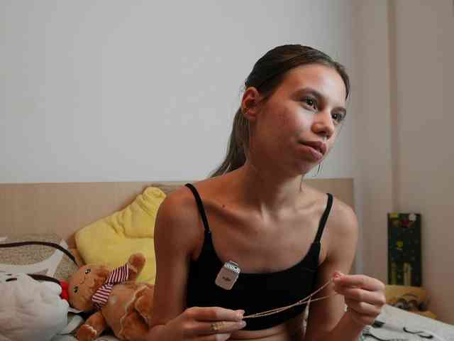 EmmaPetite webcam