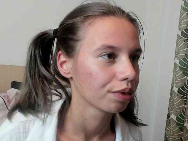 EmmaPetite webcam
