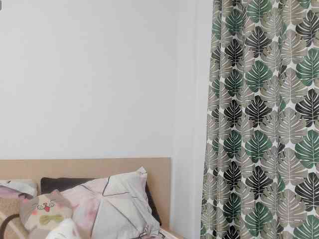 EmmaPetite webcam