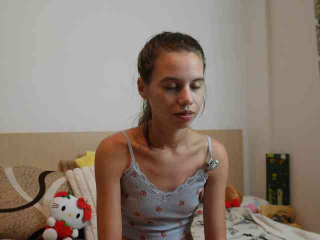EmmaPetite webcam