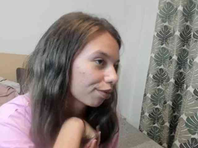 EmmaPetite webcam