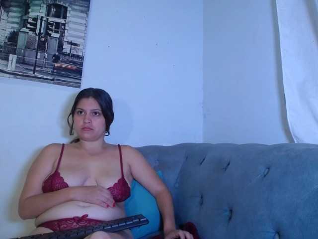 melani-and-fran live cam on BongaCams