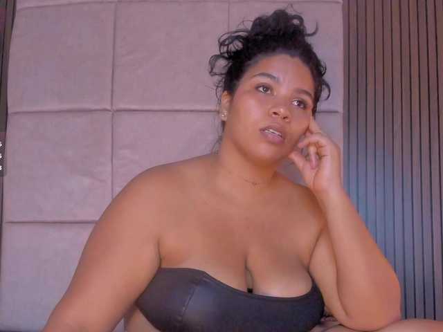 Hellen-garret live cam on BongaCams