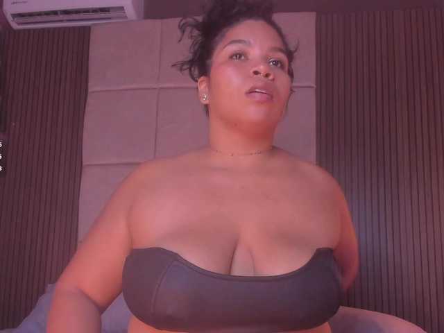 Hellen-garret live cam on BongaCams