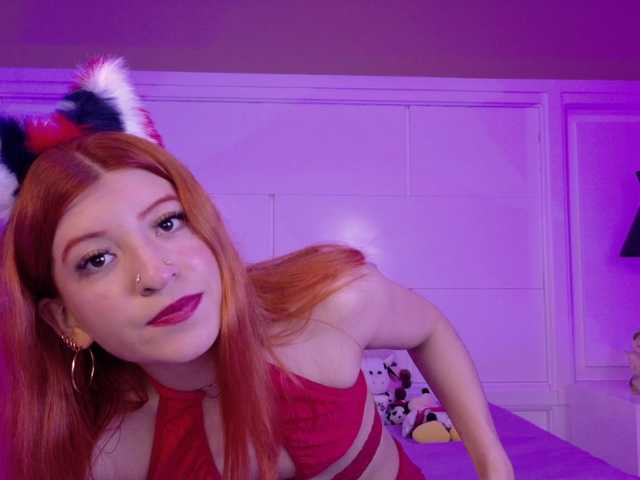 Amber-Foxx live cam on BongaCams