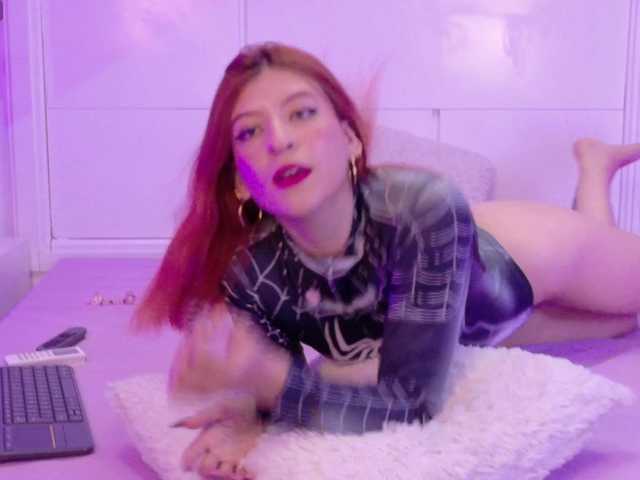 Amber-Foxx live cam on BongaCams