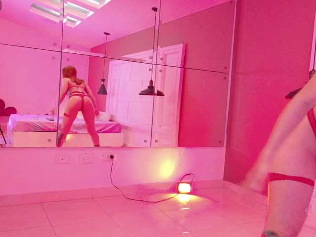 Amber-Foxx live cam on BongaCams