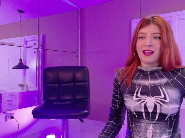 Amber-Foxx live cam on BongaCams