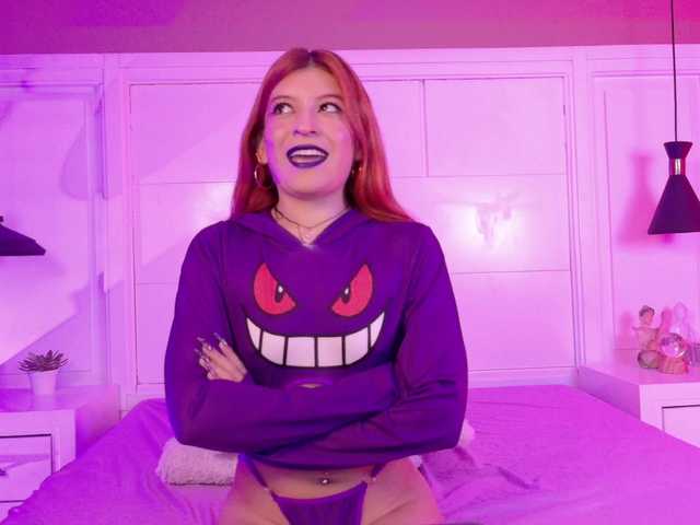 Amber-Foxx live cam on BongaCams